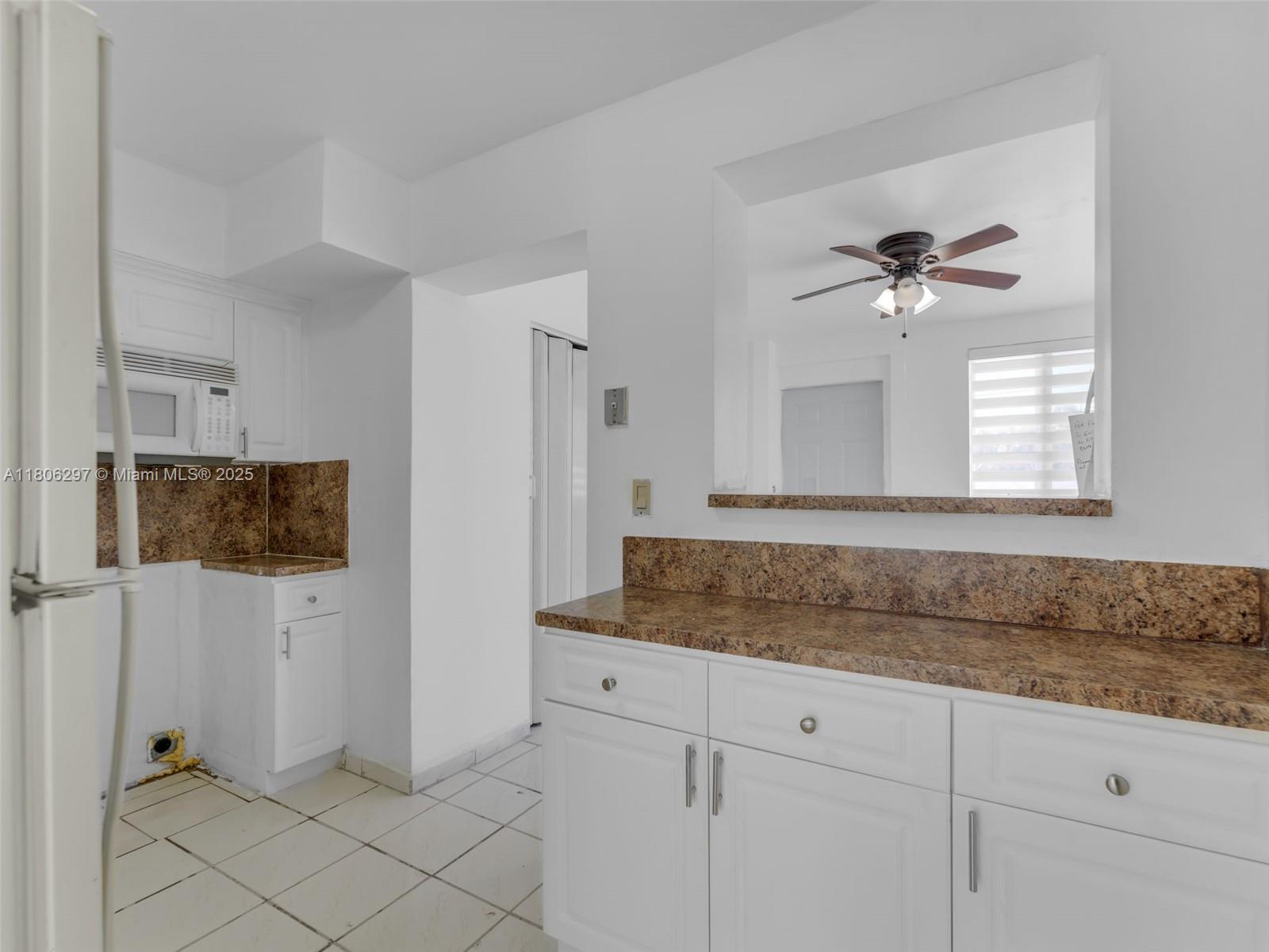EVERGLADES SUGAR & LAND C - Residential Lease