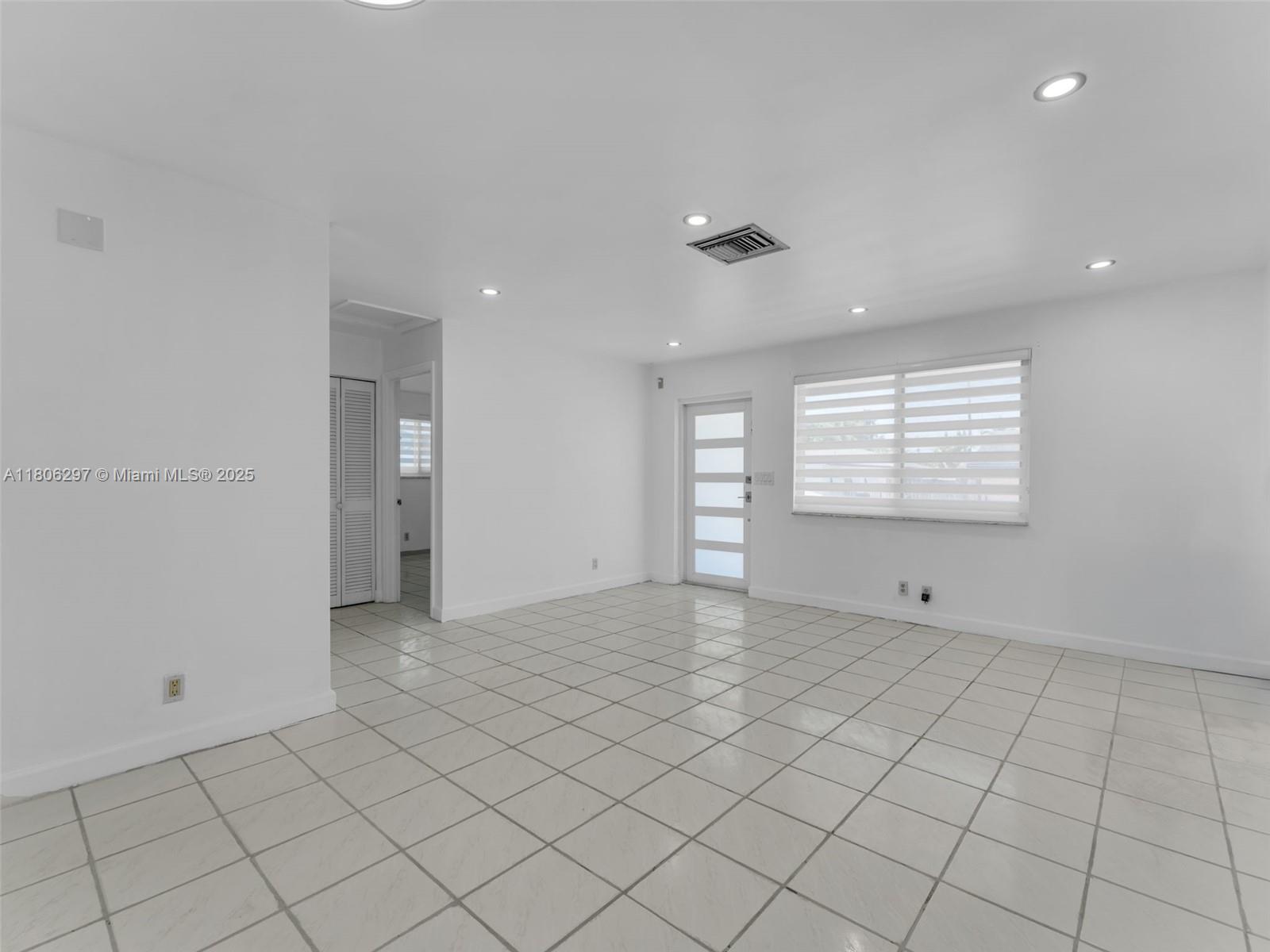 EVERGLADES SUGAR & LAND C - Residential Lease