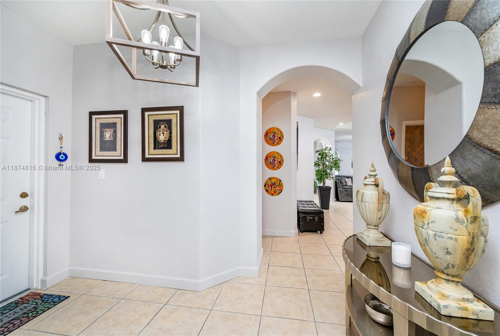 FONTAINBLEAU LAKES COURTY - Residential