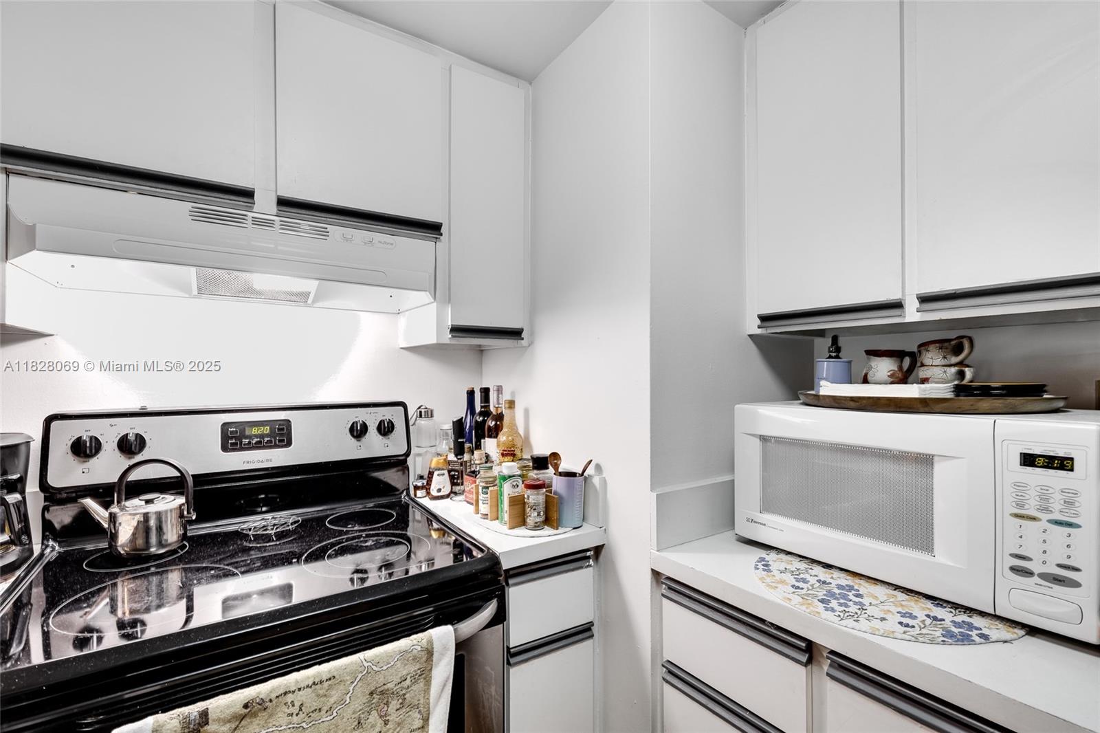 BRICKELL KEY II CONDO - Residential