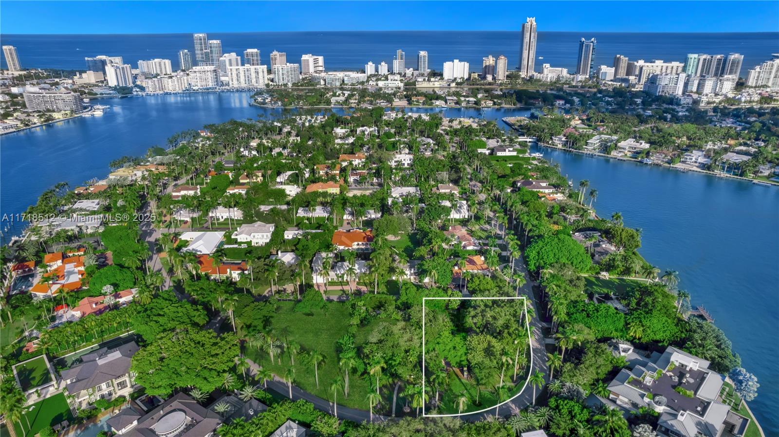 LA GORCE ISLAND - Land
