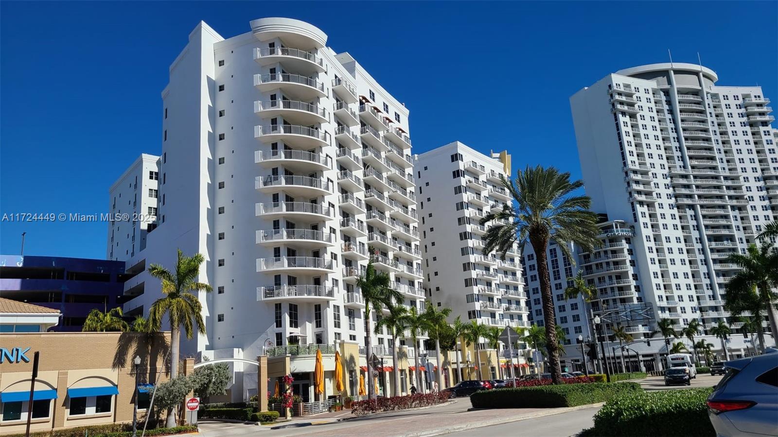 RADIUS CONDO - Residential