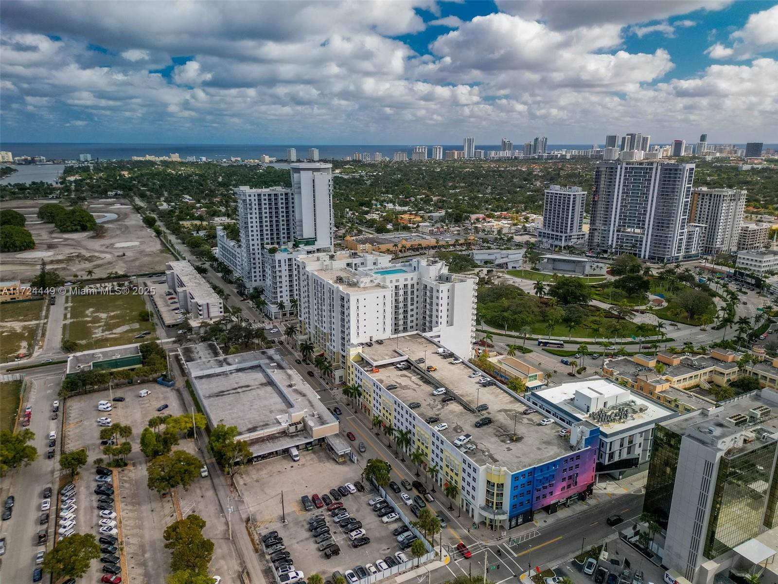 RADIUS CONDO - Residential