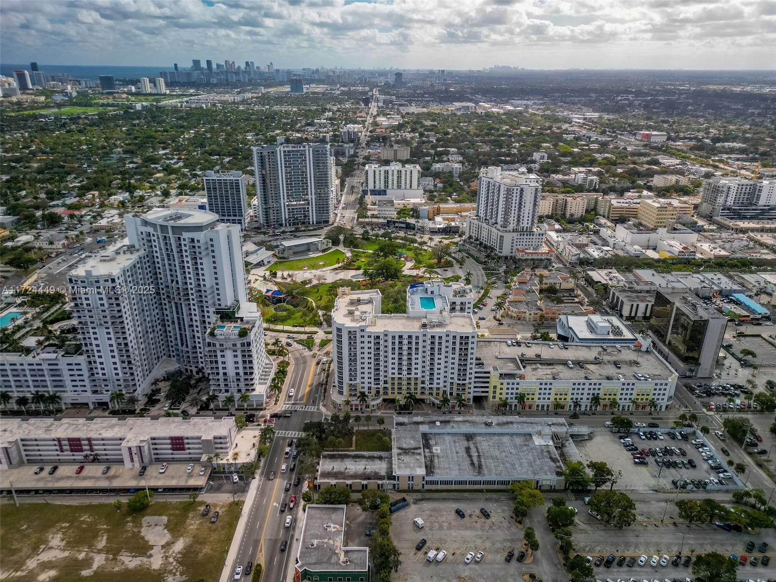 RADIUS CONDO - Residential