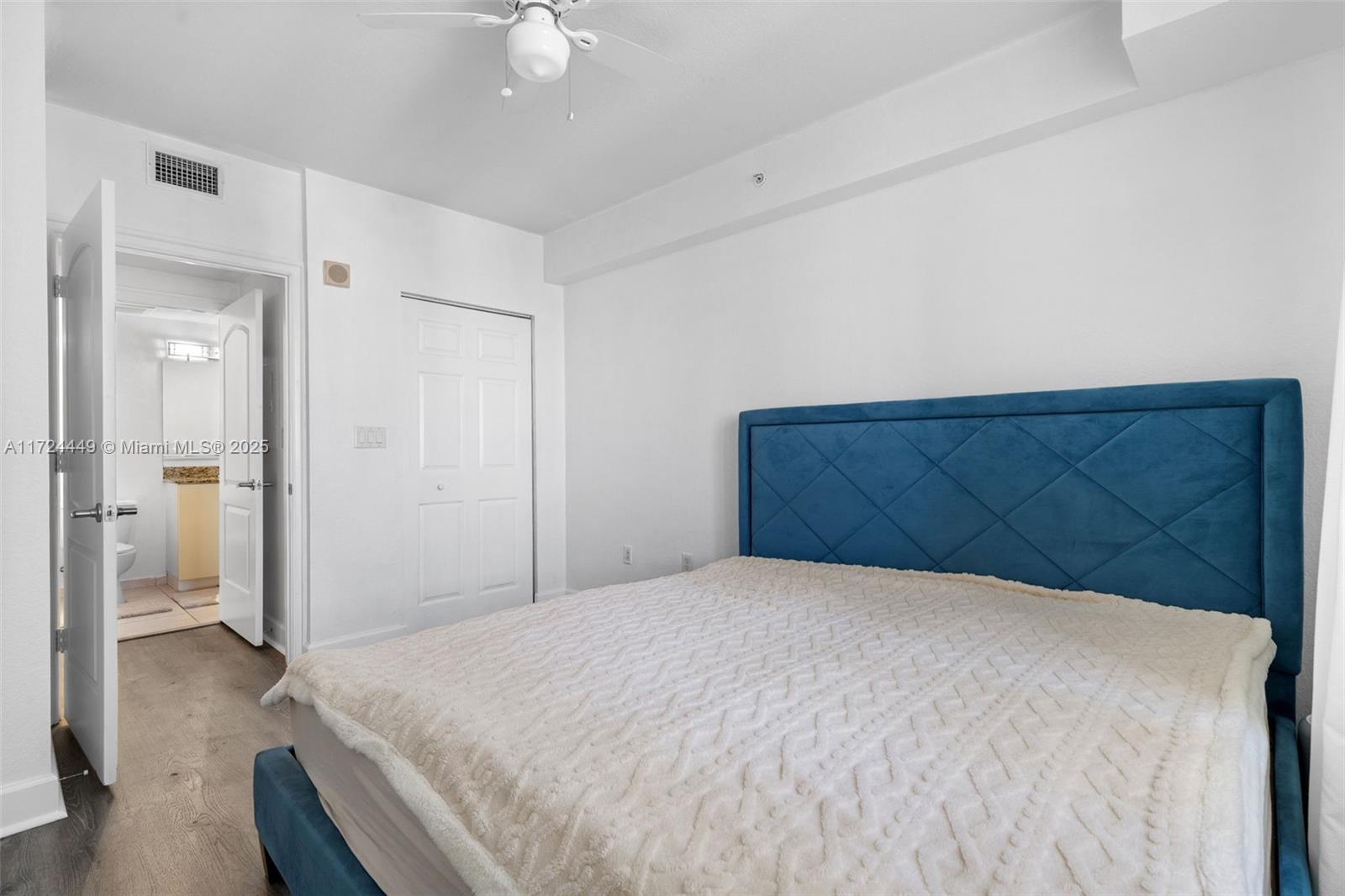 RADIUS CONDO - Residential