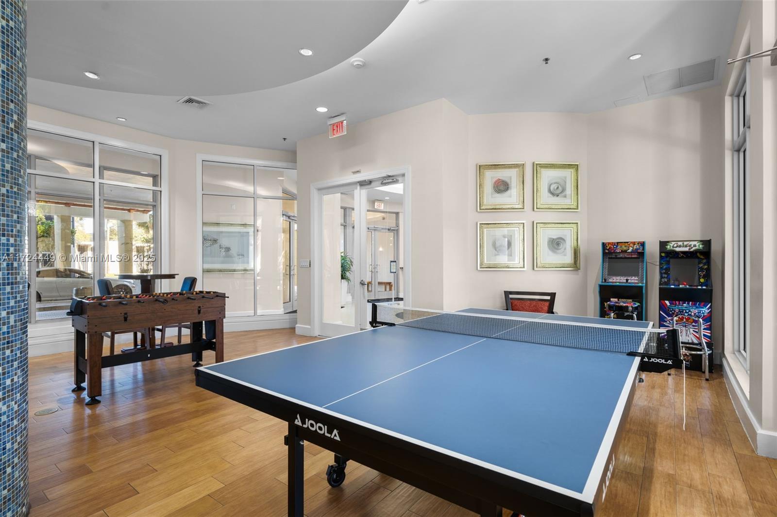 RADIUS CONDO - Residential