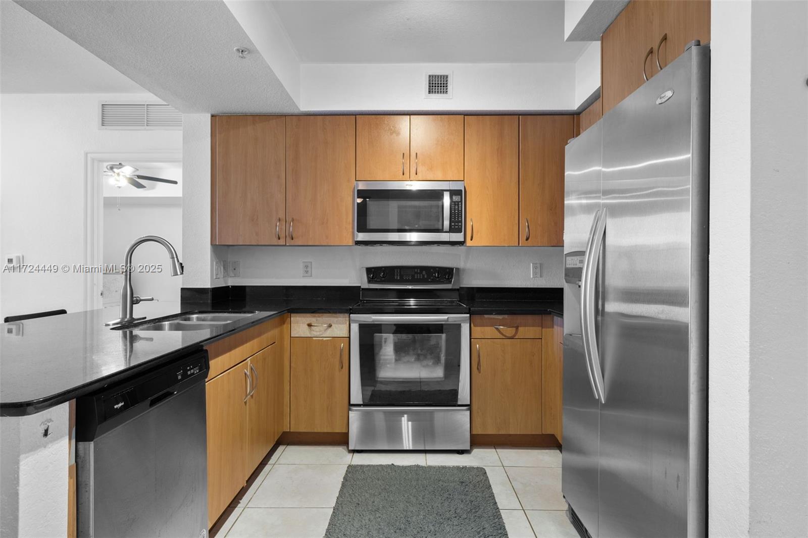 RADIUS CONDO - Residential