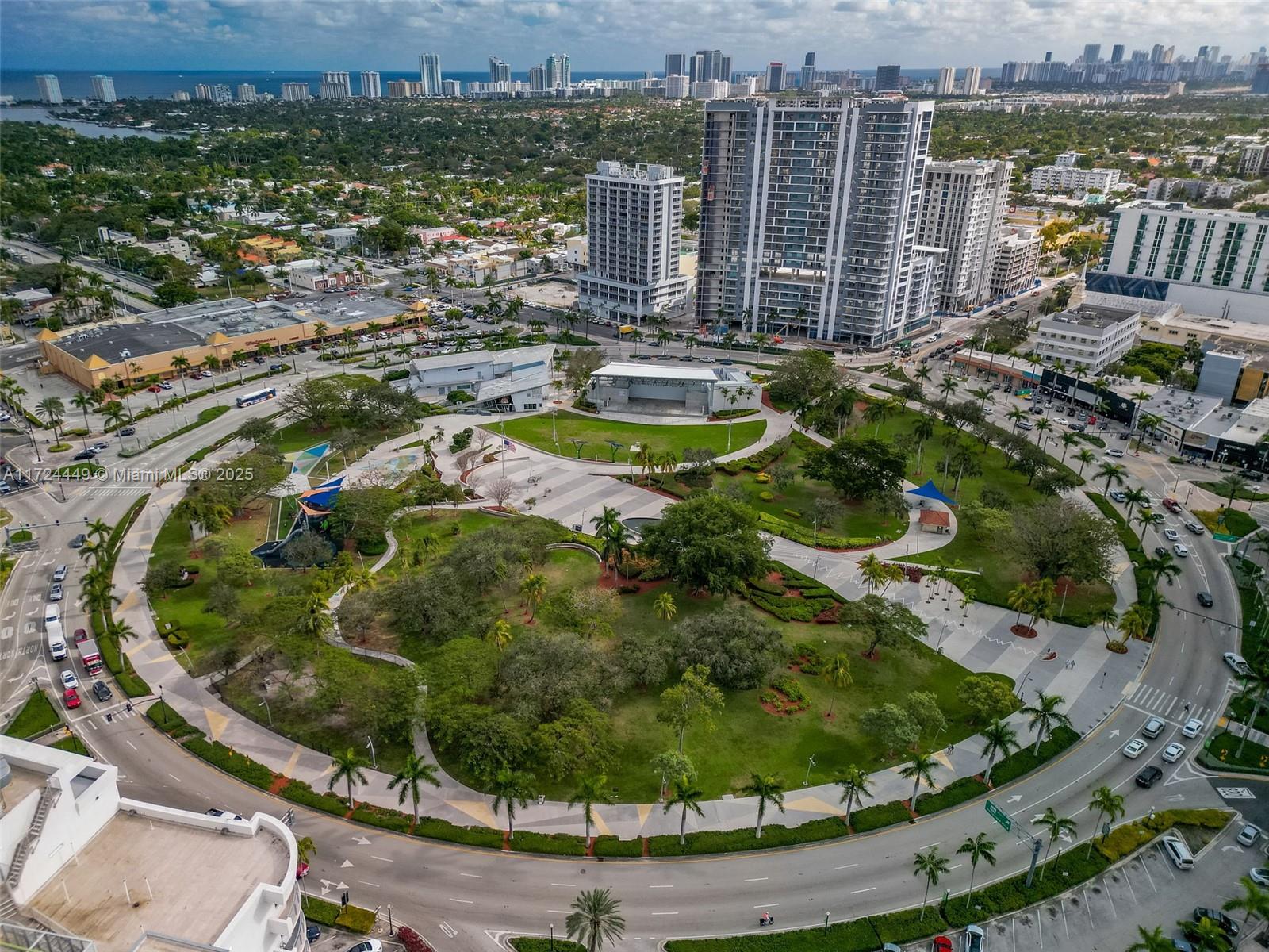 RADIUS CONDO - Residential
