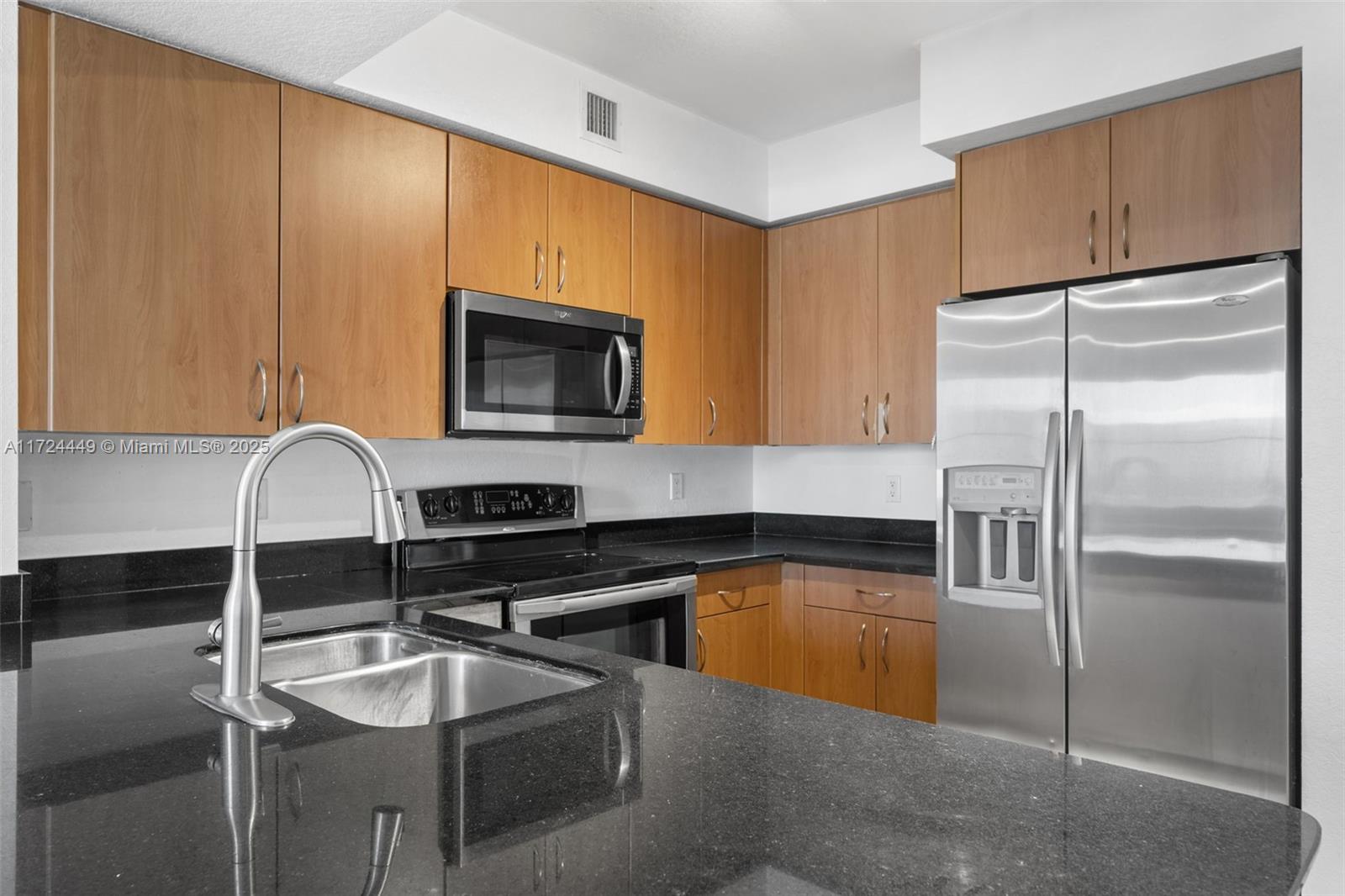 RADIUS CONDO - Residential