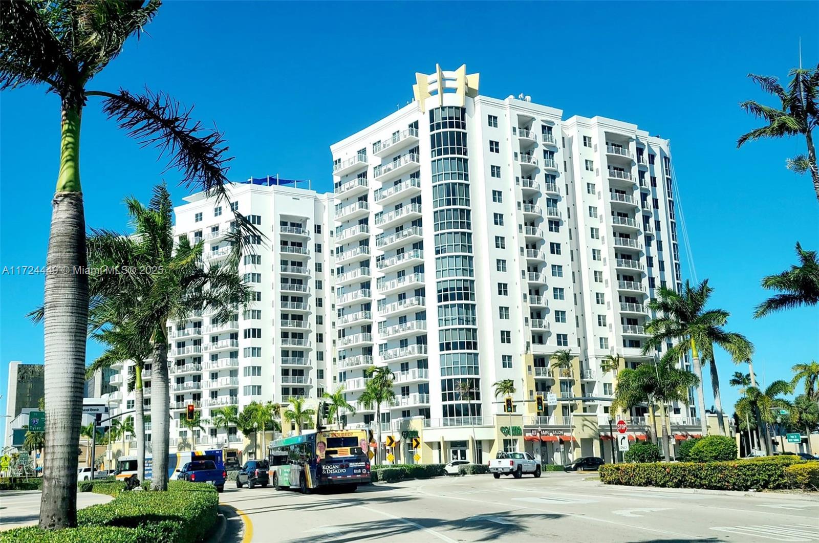 RADIUS CONDO - Residential