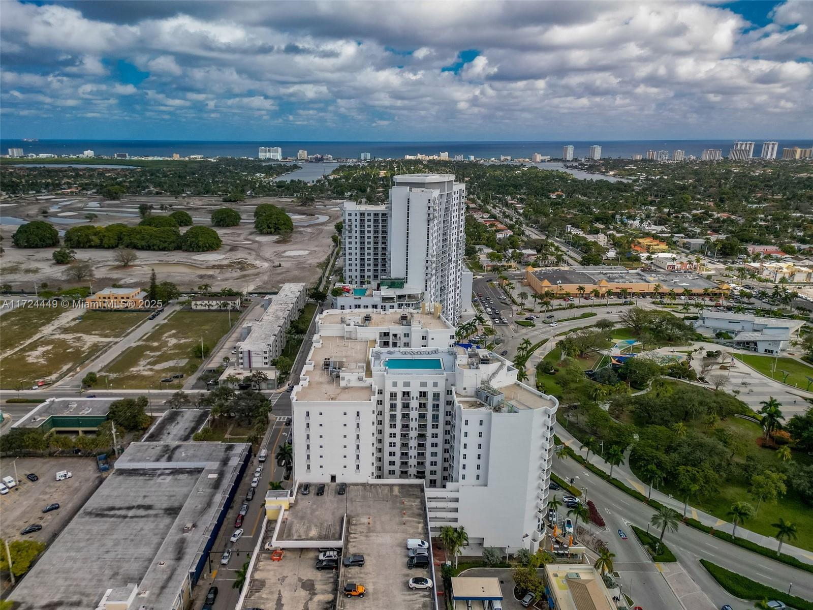 RADIUS CONDO - Residential