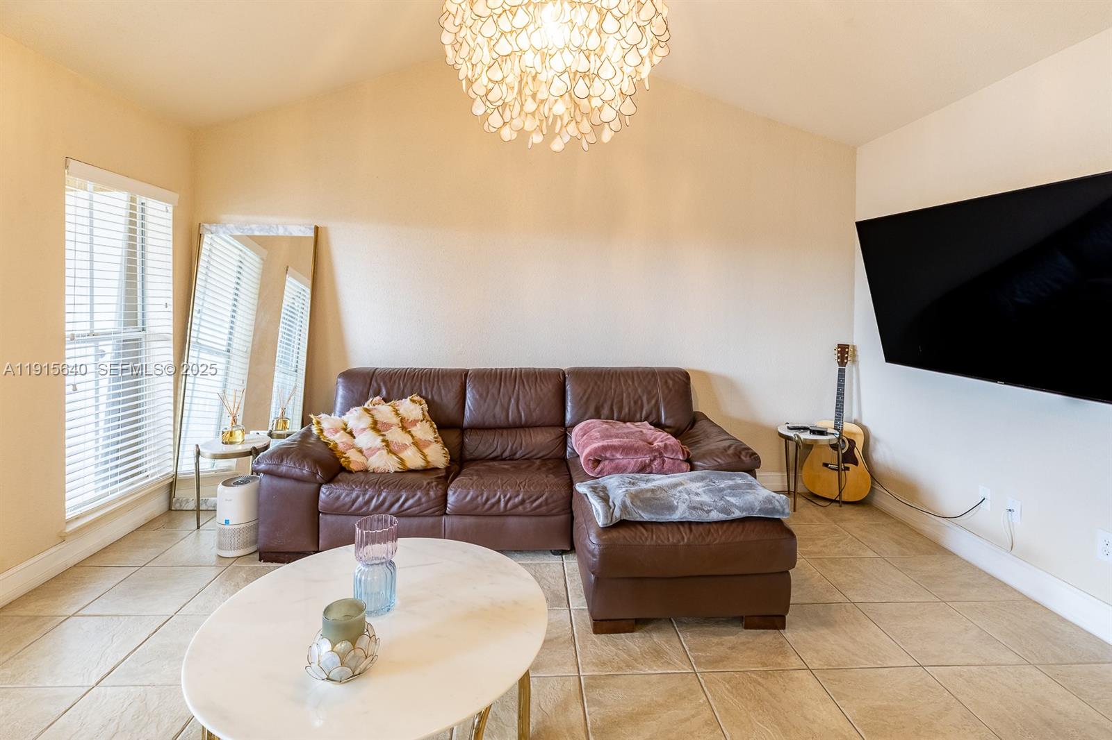 SAVANNAH AT RIVERSIDE CON - Residential