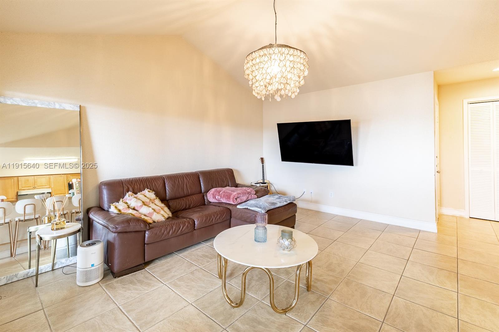 SAVANNAH AT RIVERSIDE CON - Residential