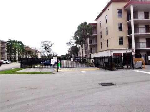 Condominium in Lauderdale Lakes FL 2649 48th Ter Ter 35.jpg