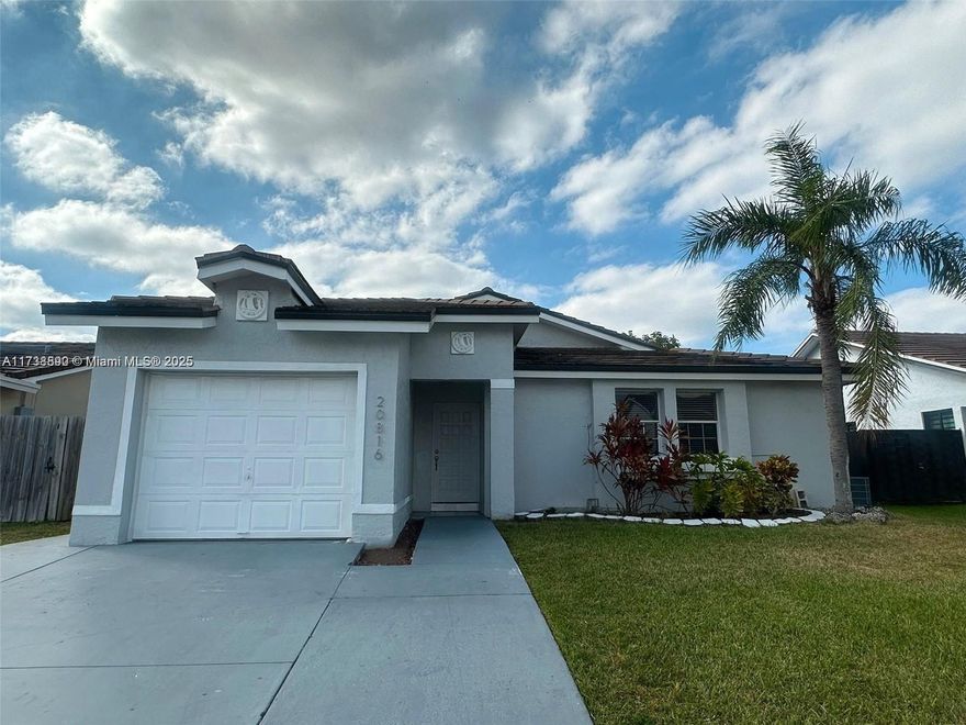 Beautiful, spacious 3 bedroom/2 bathroom home in Cutler Bay. Big back yard and lots of light!