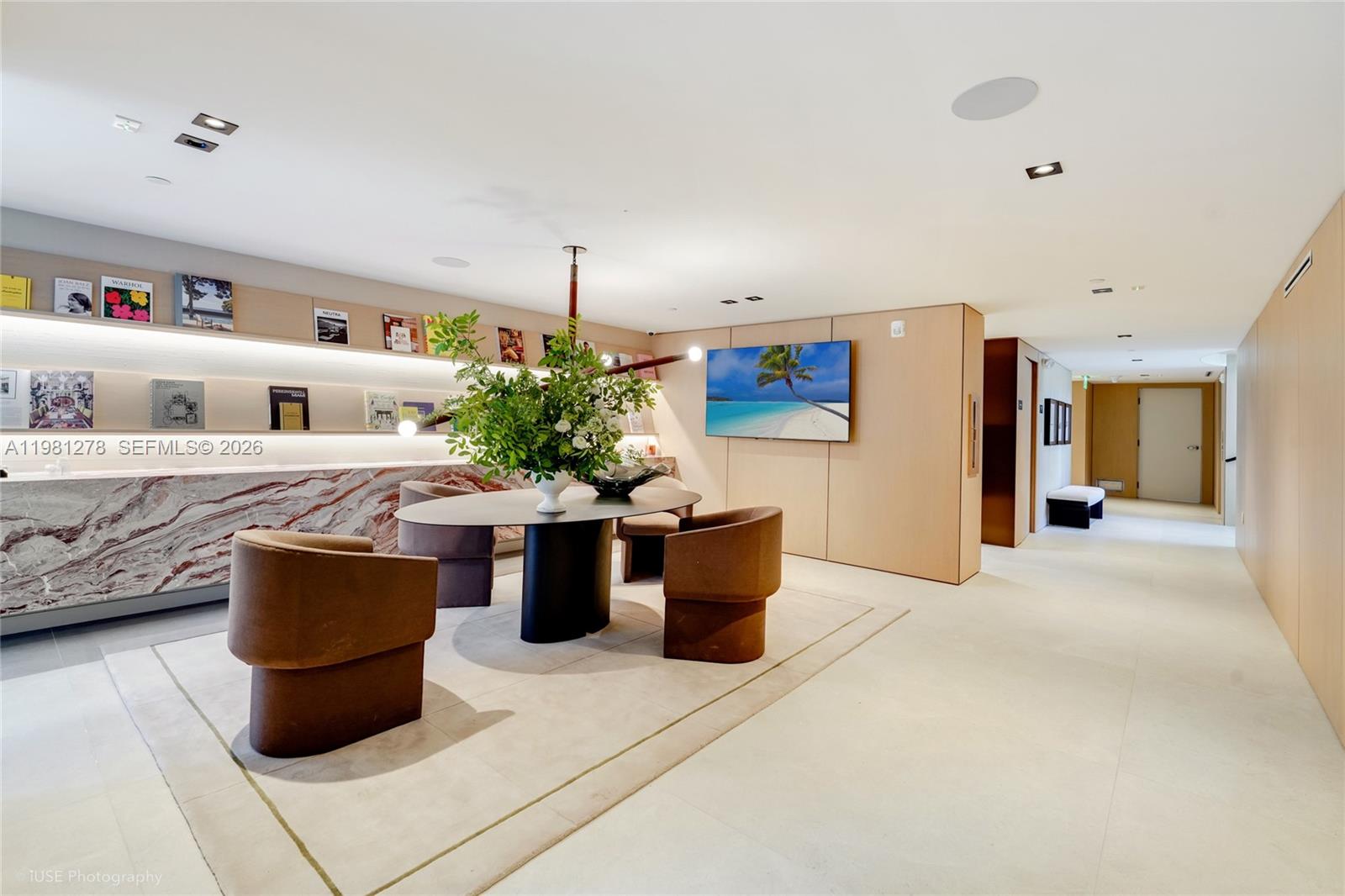 9901 W Bay Harbor Dr 303