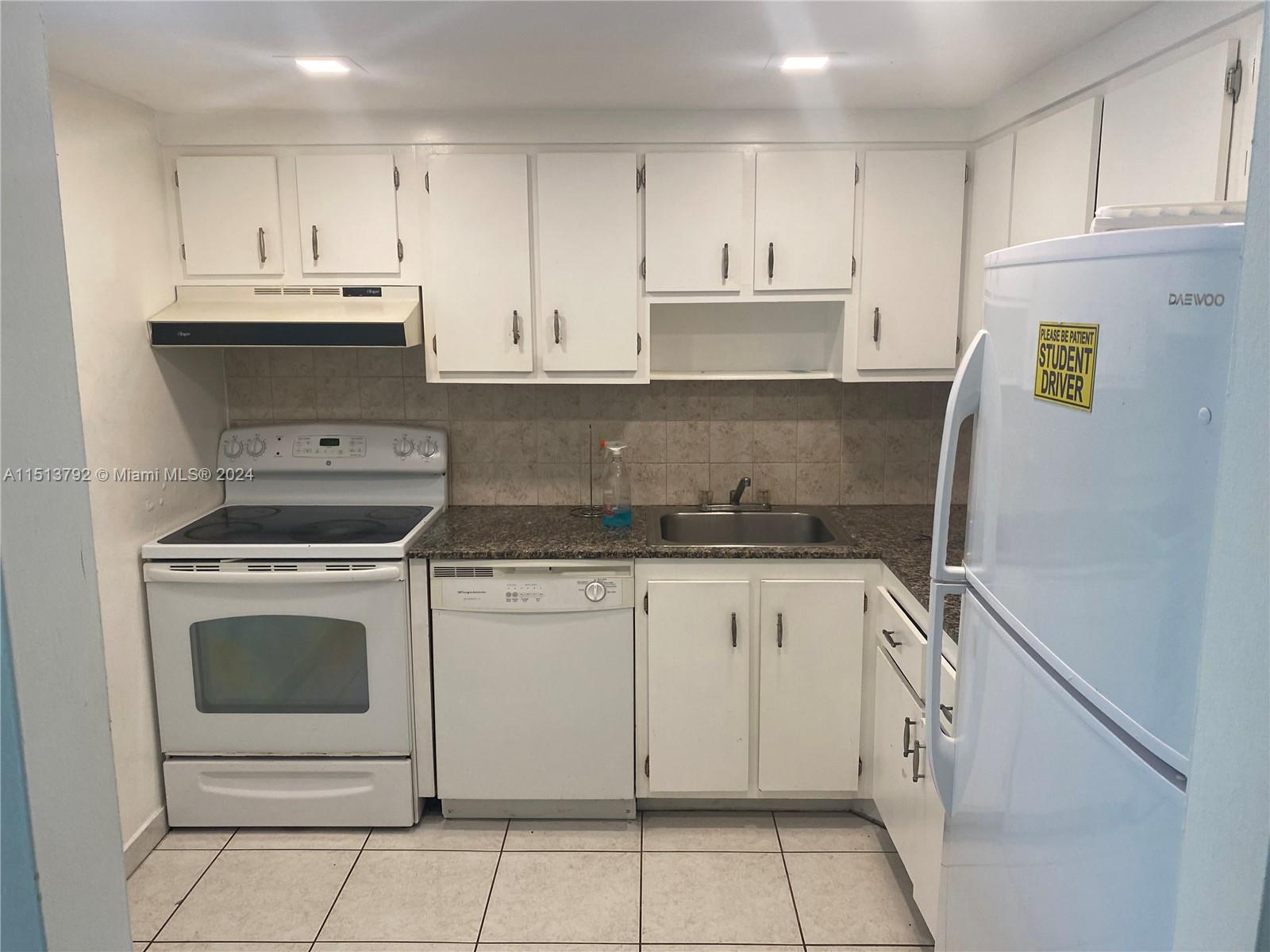 wood - Residential Lease