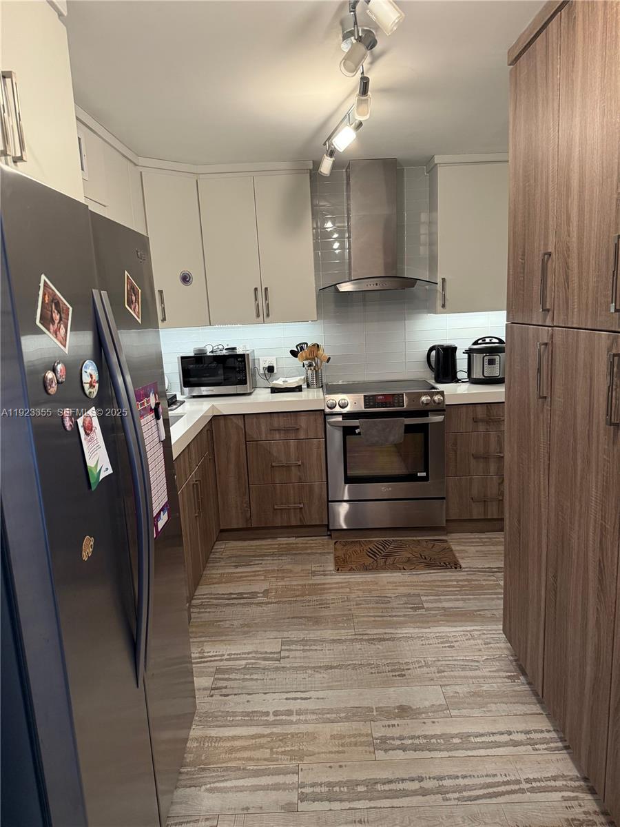 ROYAL EMBASSY CONDO - Residential