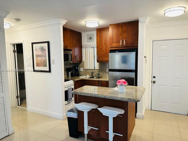 SALEM HOUSE CONDO - Residential Lease