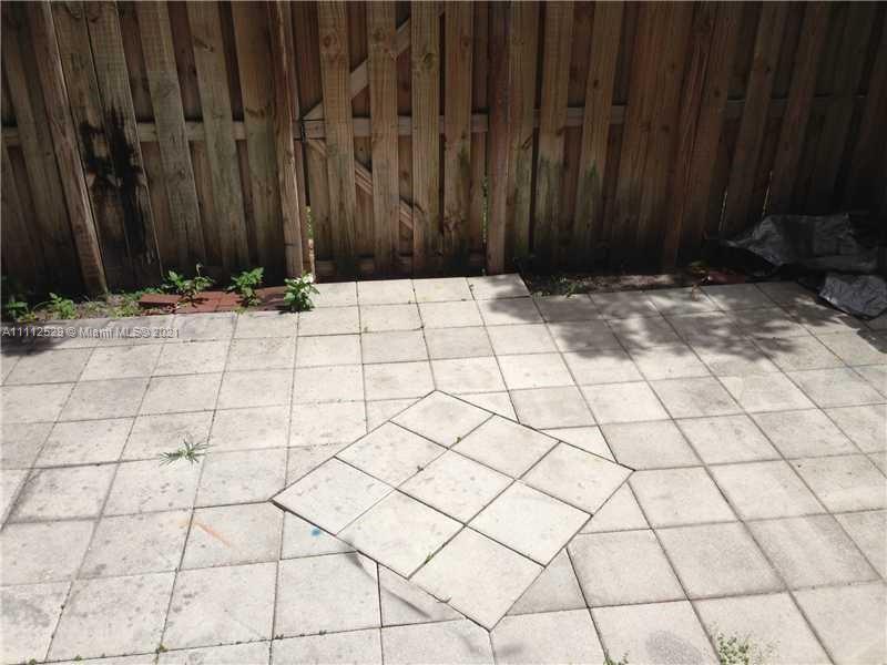 LEEWARD AT ISLANDS AT DOR - Residential Lease