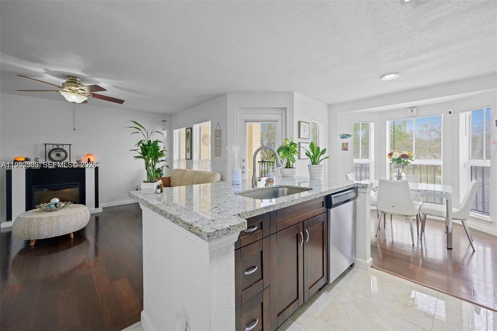 Photo of 777 Riverside Dr #1521, Coral Springs, FL 33071 (MLS # A11957303)