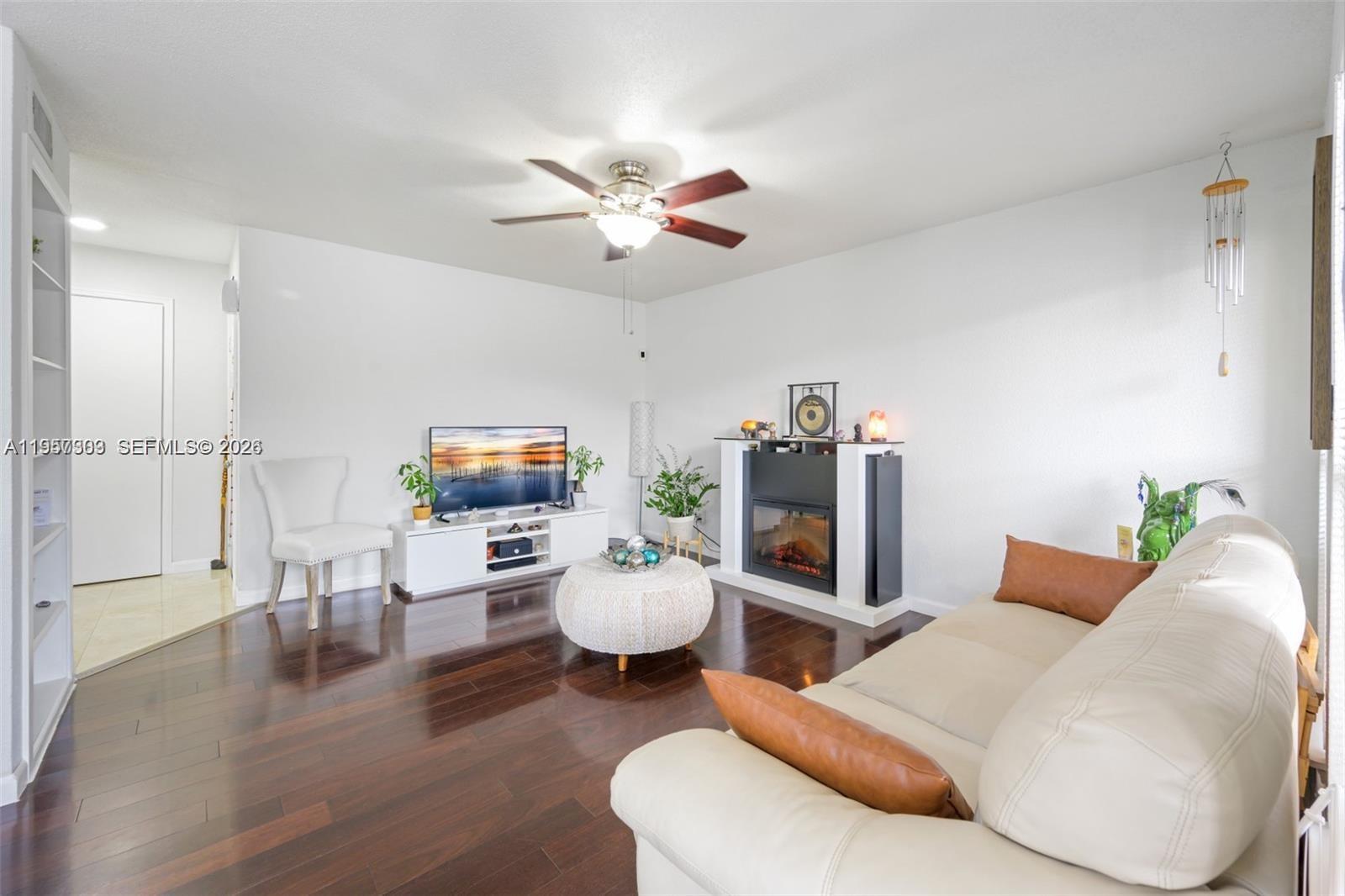 SAVANNAH AT RIVERSIDE CON - Residential