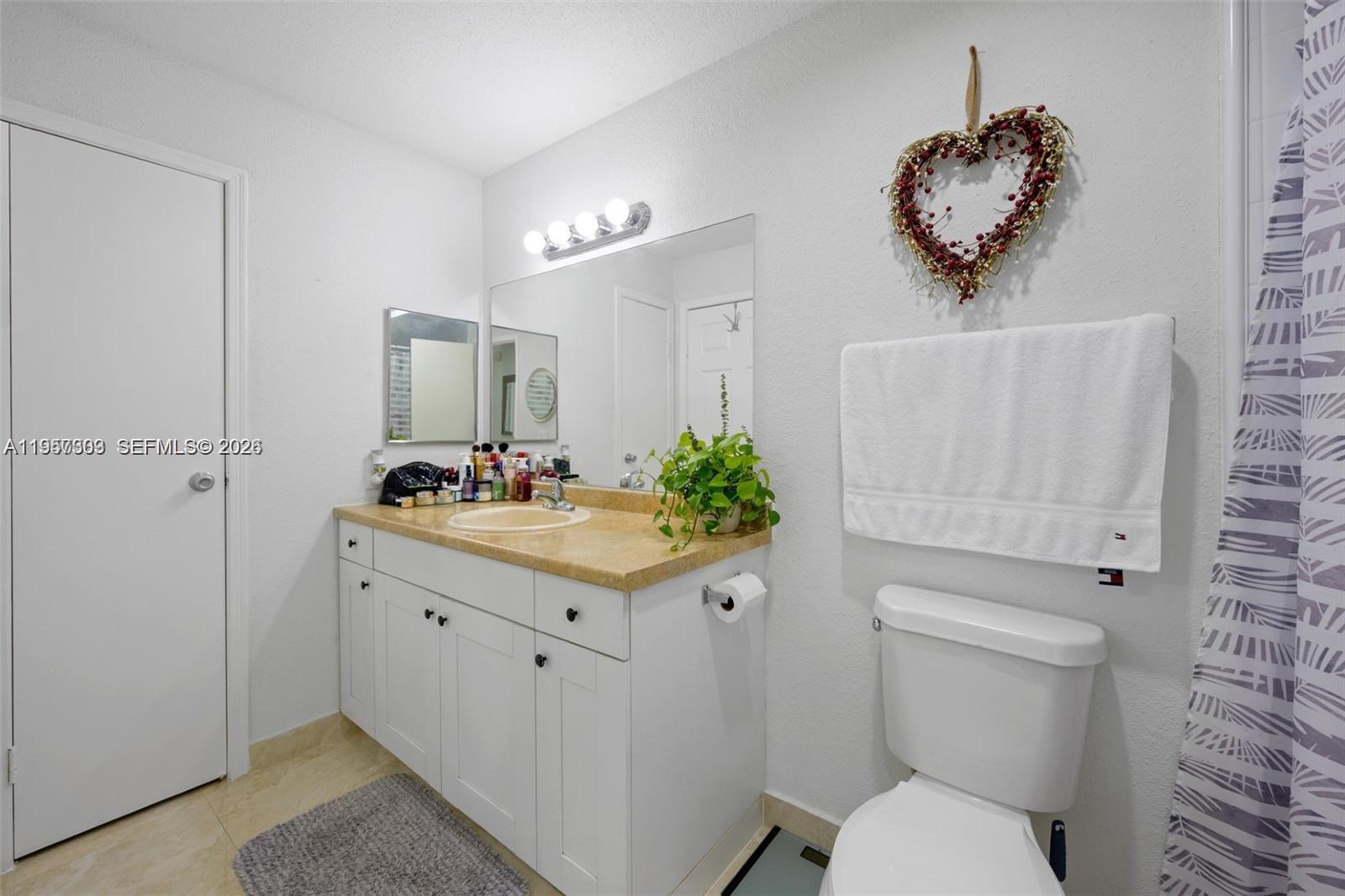 SAVANNAH AT RIVERSIDE CON - Residential