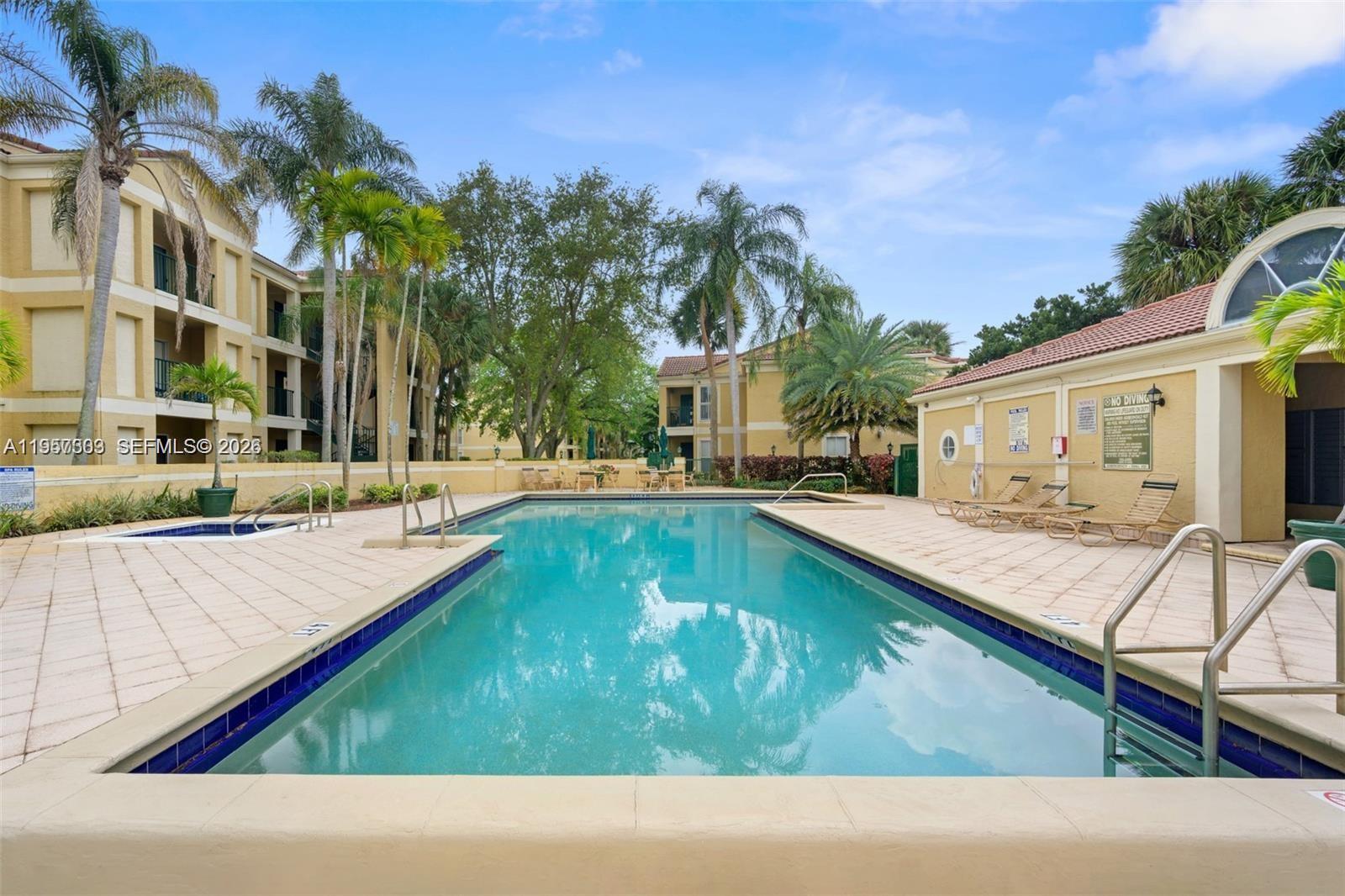 SAVANNAH AT RIVERSIDE CON - Residential