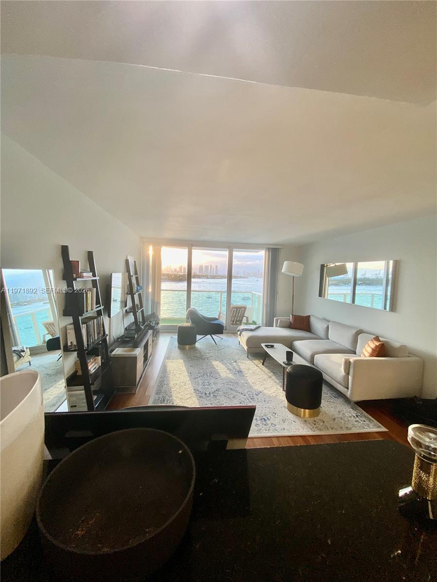 MIRADOR 1000 CONDO - Residential