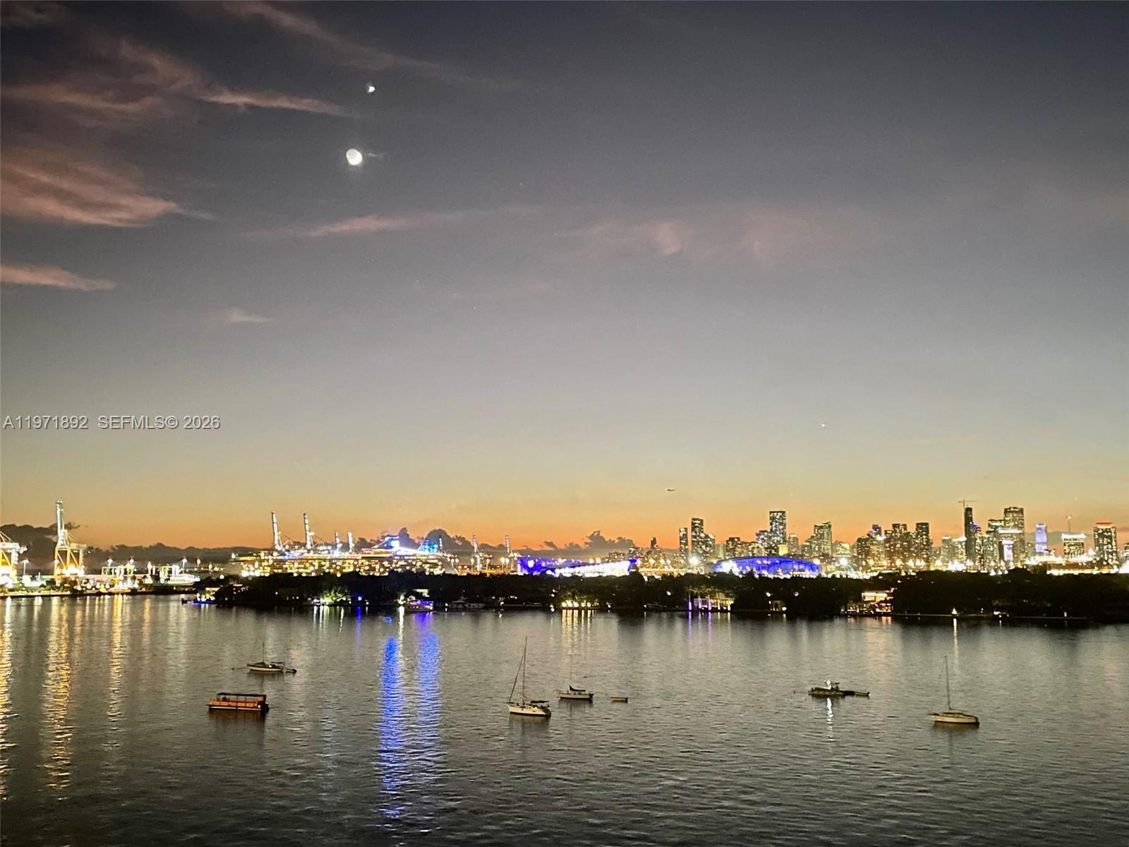 MIRADOR 1000 CONDO - Residential