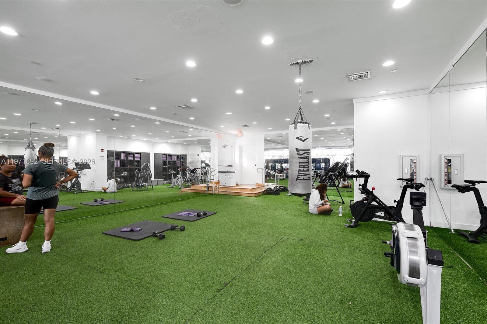 MIRADOR 1000 CONDO - Residential