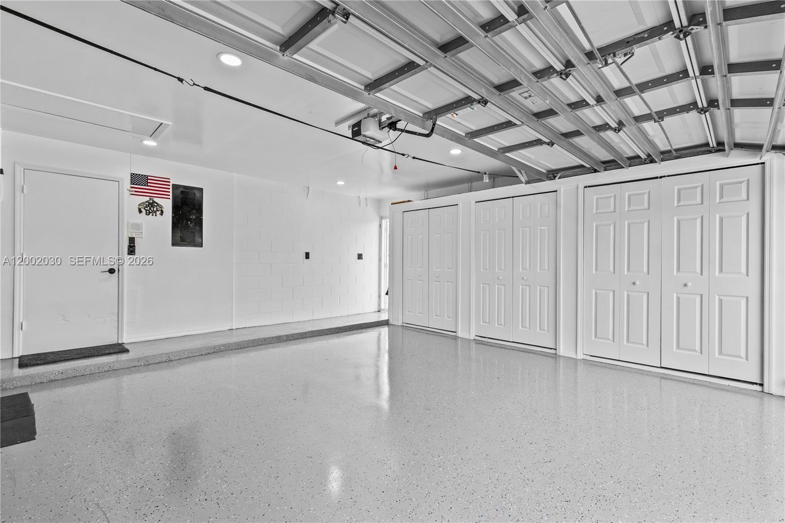 REGAL OAK SHORES UNIT 8 - Residential