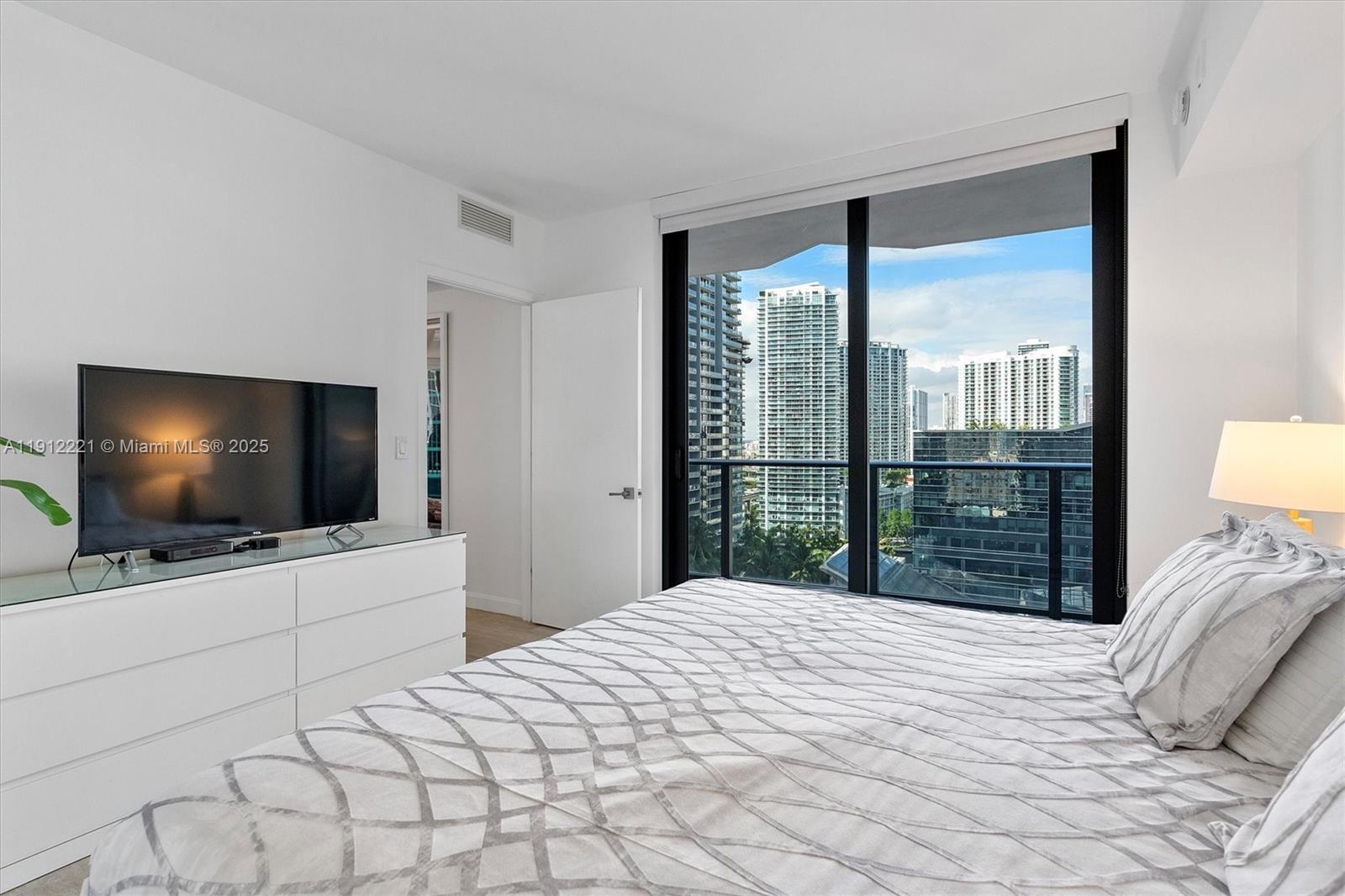 BRICKELL HEIGHTS EAST - Residential