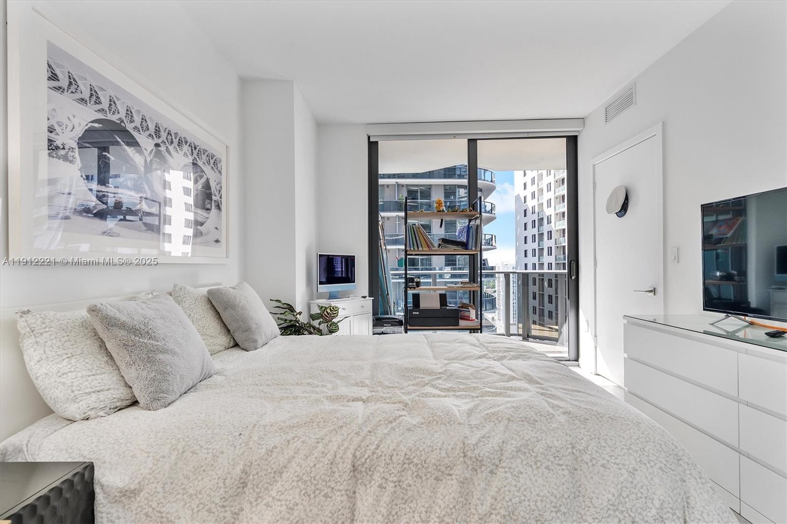 BRICKELL HEIGHTS EAST - Residential