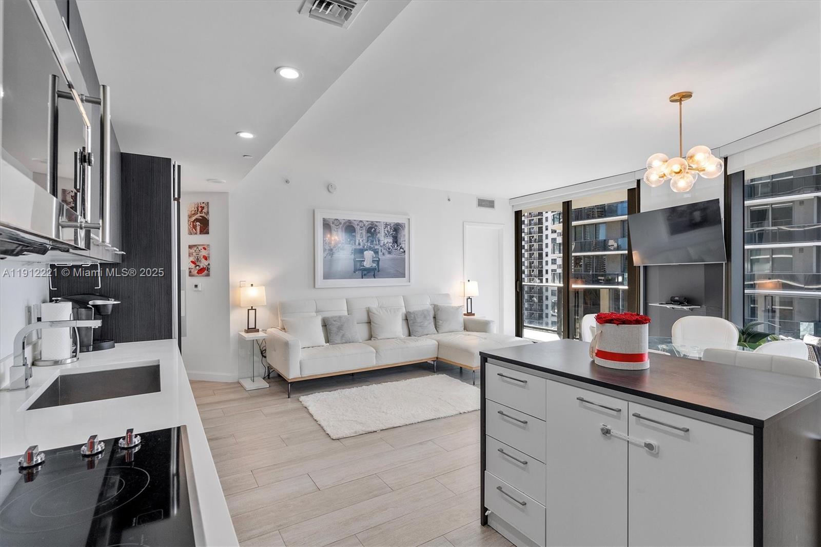 BRICKELL HEIGHTS EAST - Residential