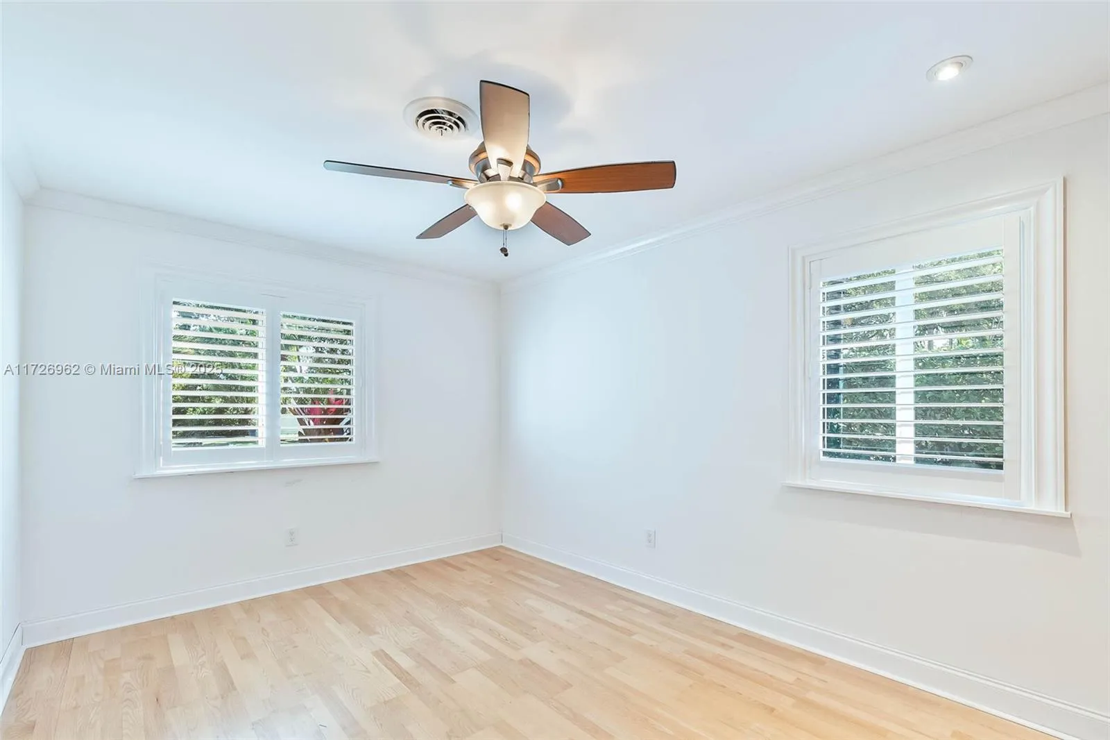 Palmetto Bay, Florida 33158, United States, 5 Bedrooms Bedrooms, ,4 BathroomsBathrooms,Residential,Active,17191