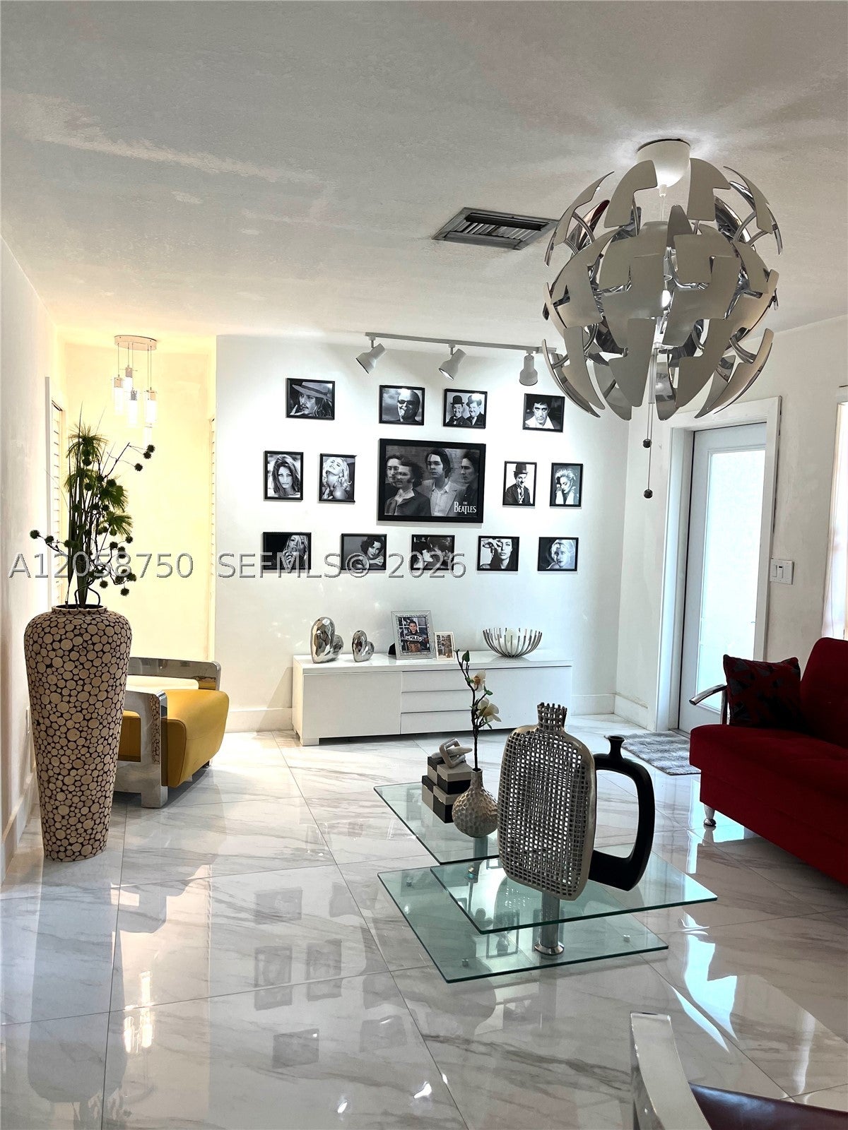 8025 NW 170th St, Hialeah FL 33015