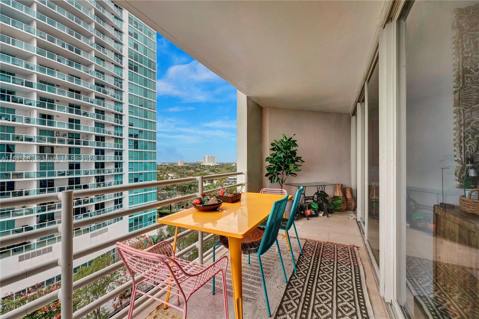 ATLANTIS ON BRICKELL COND - Residential