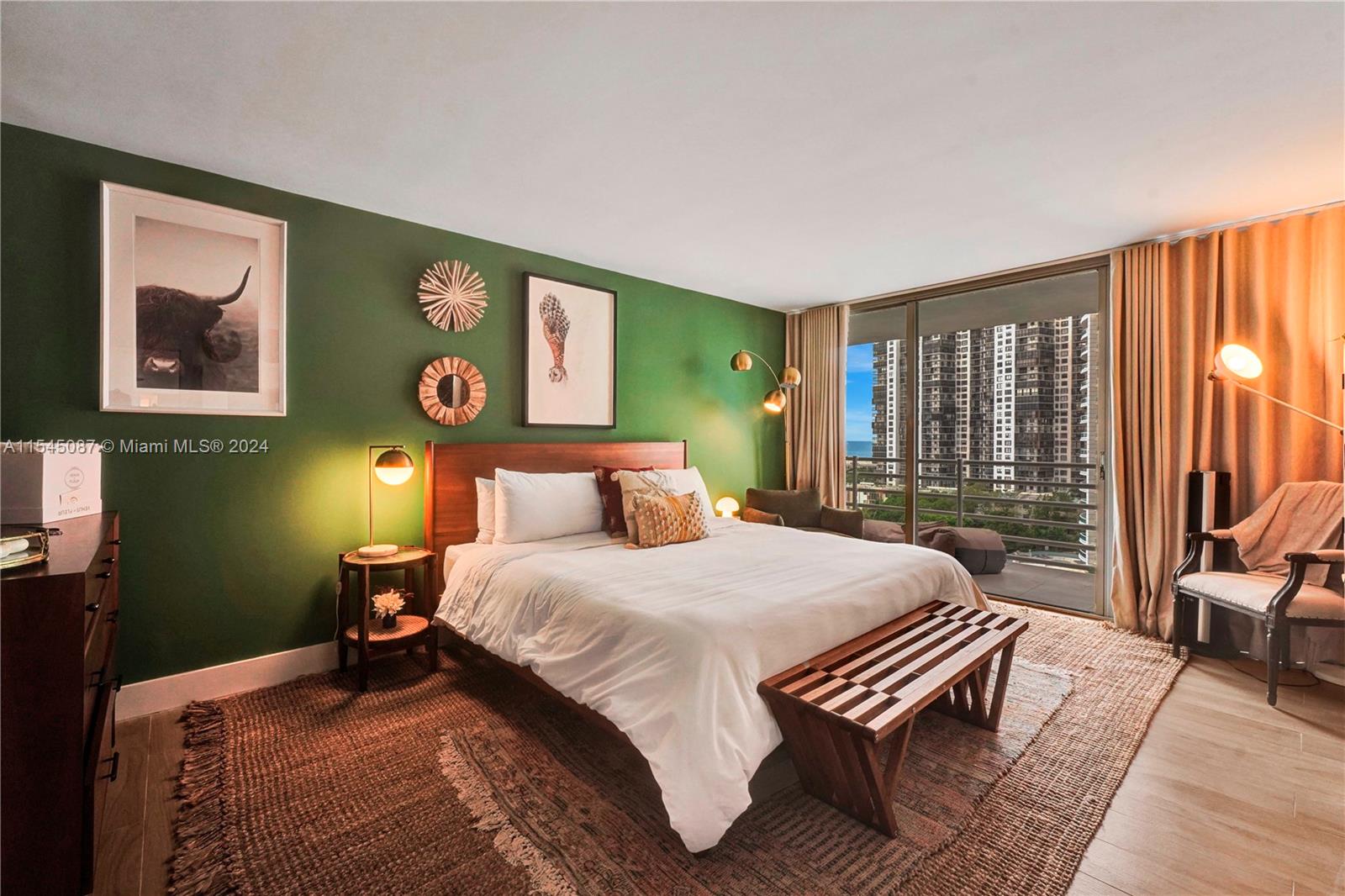 ATLANTIS ON BRICKELL COND - Residential