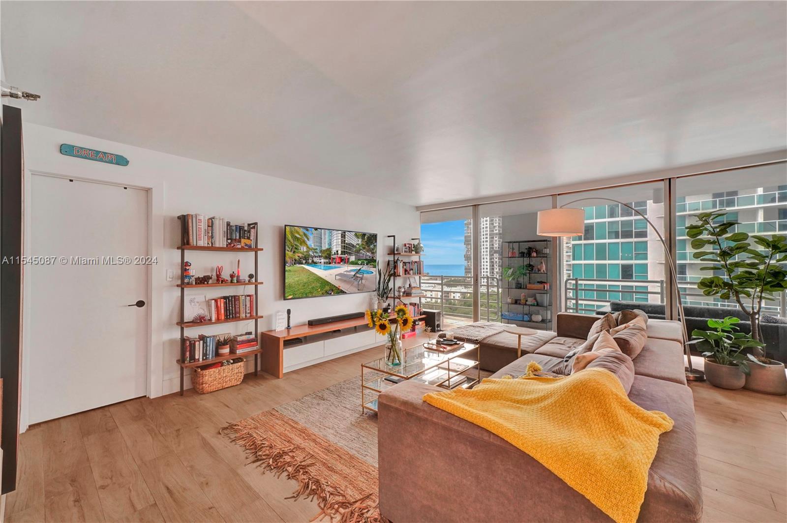 ATLANTIS ON BRICKELL COND - Residential