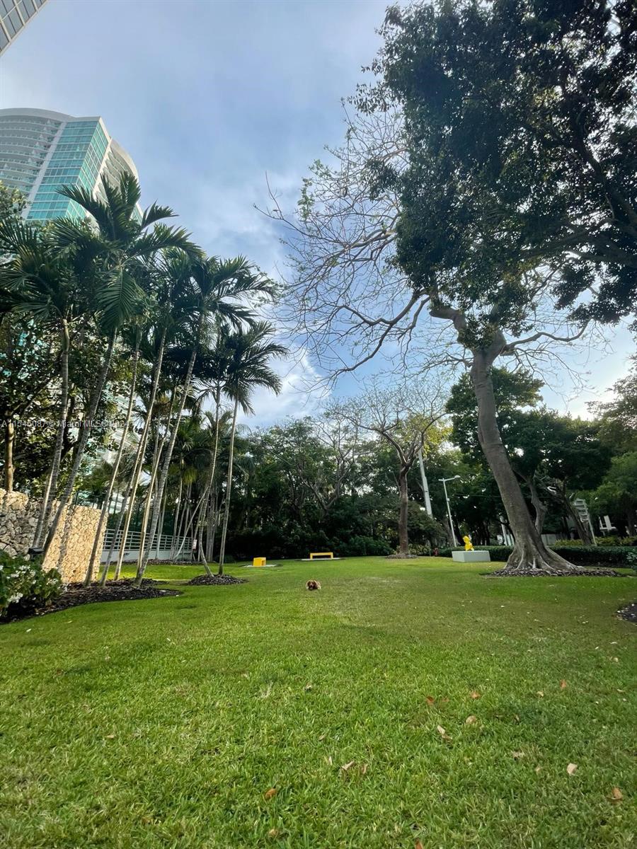 ATLANTIS ON BRICKELL COND - Residential