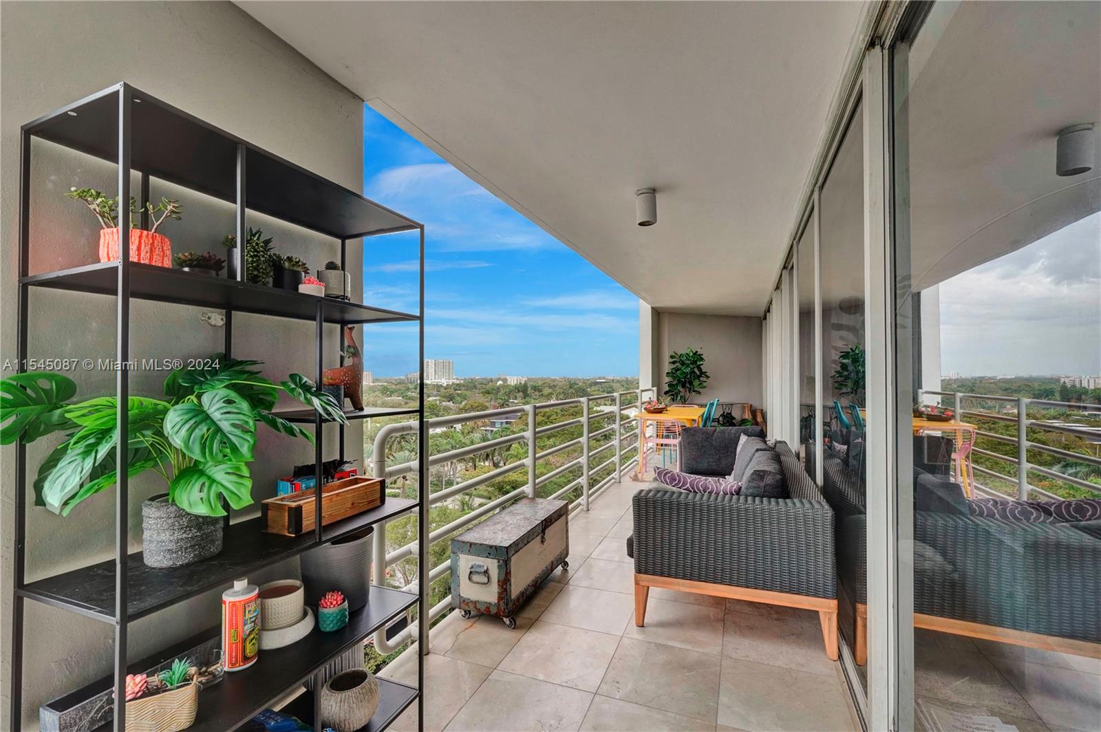ATLANTIS ON BRICKELL COND - Residential