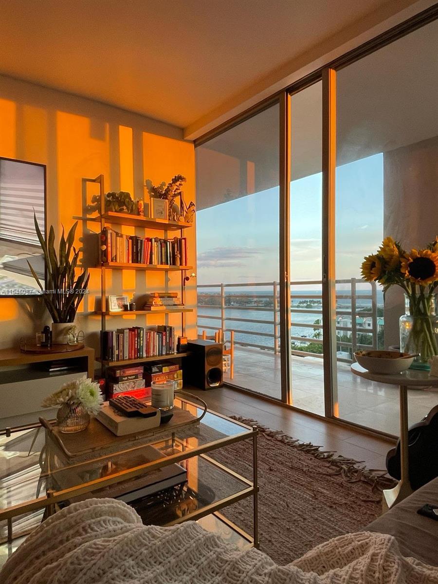 ATLANTIS ON BRICKELL COND - Residential