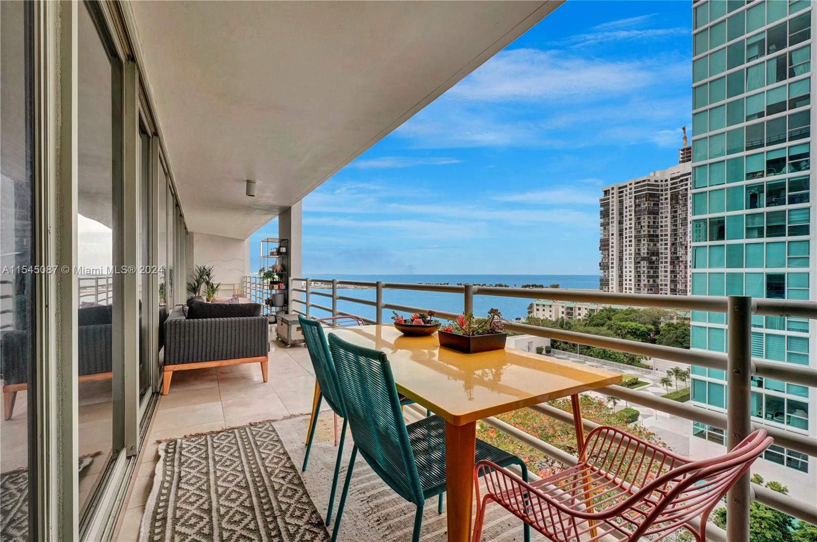 ATLANTIS ON BRICKELL COND - Residential