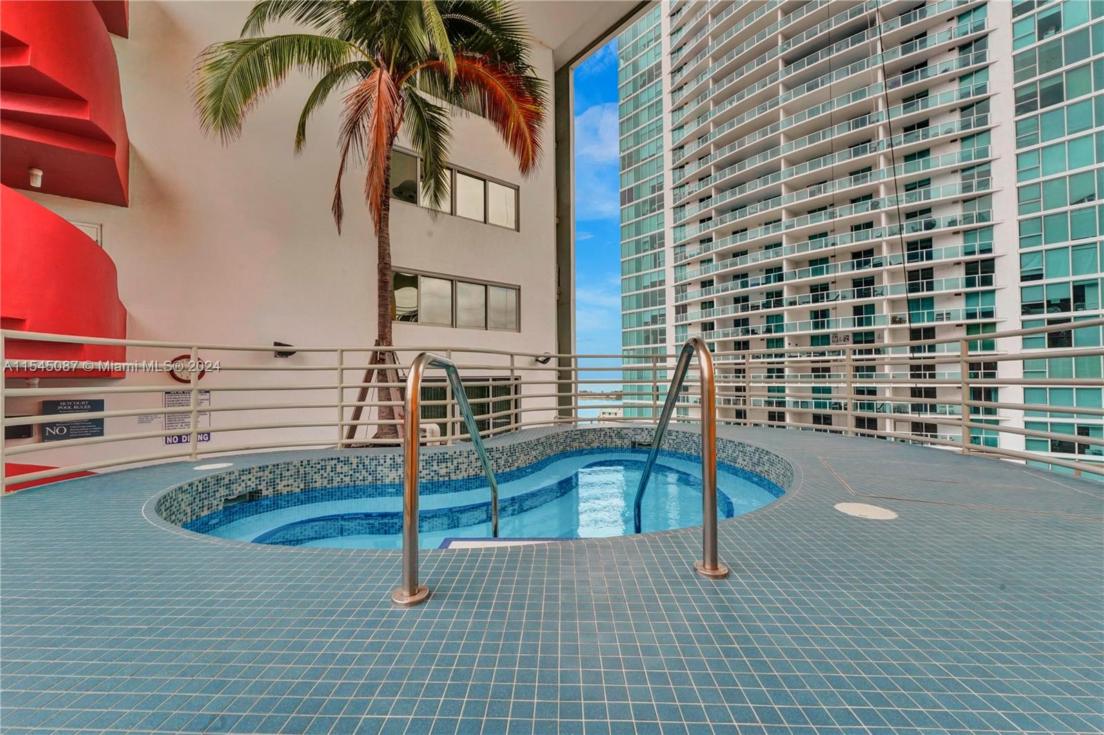 ATLANTIS ON BRICKELL COND - Residential