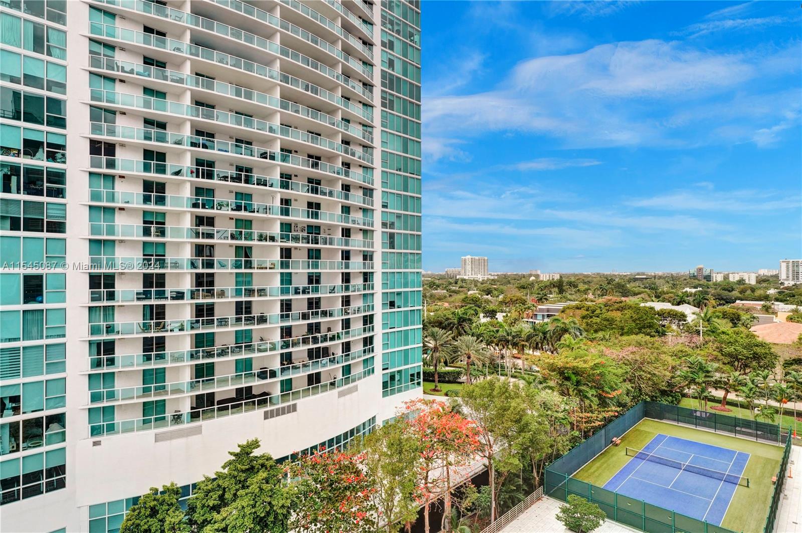 ATLANTIS ON BRICKELL COND - Residential