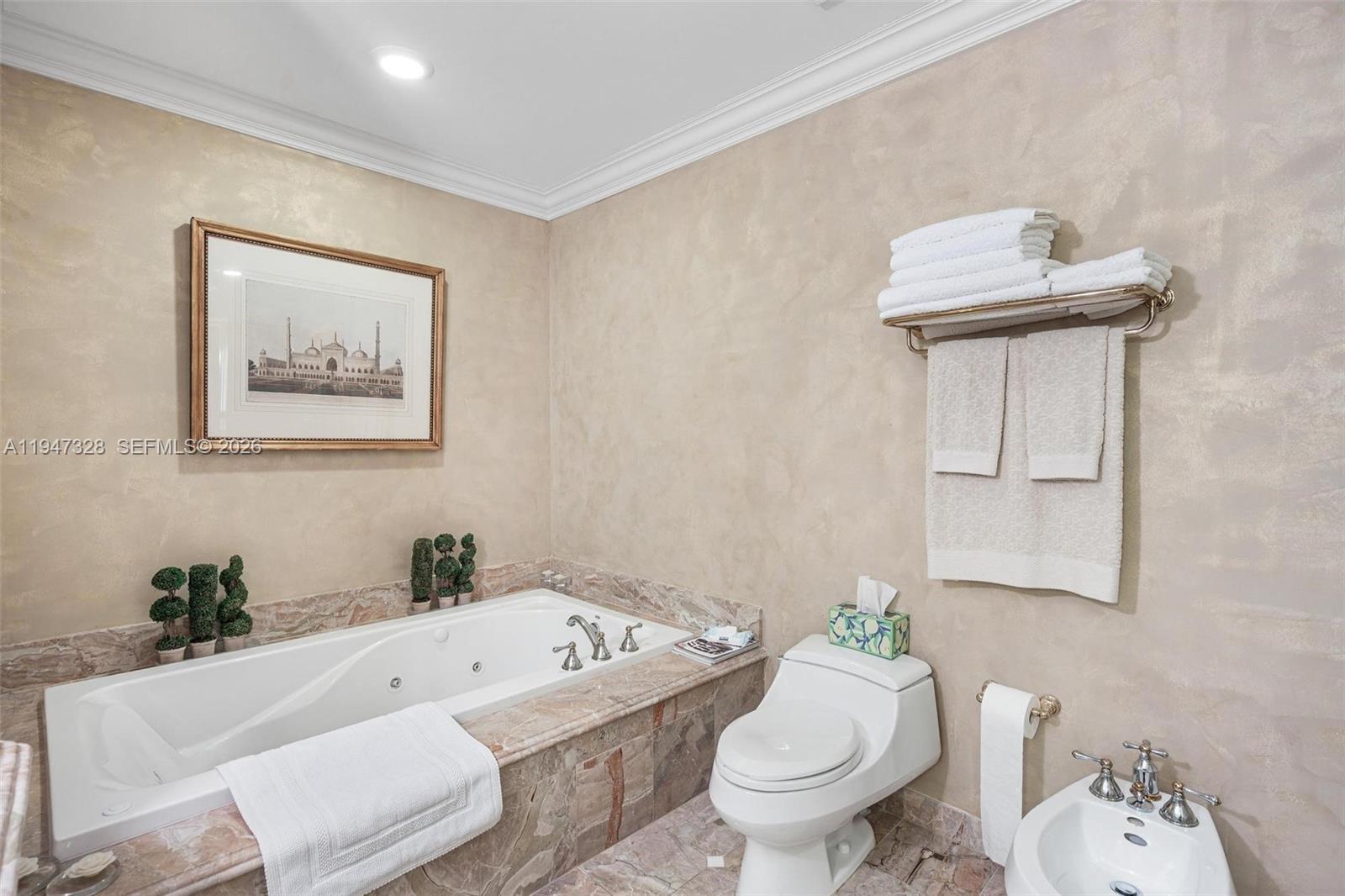 SOLIMAR CONDO - Residential