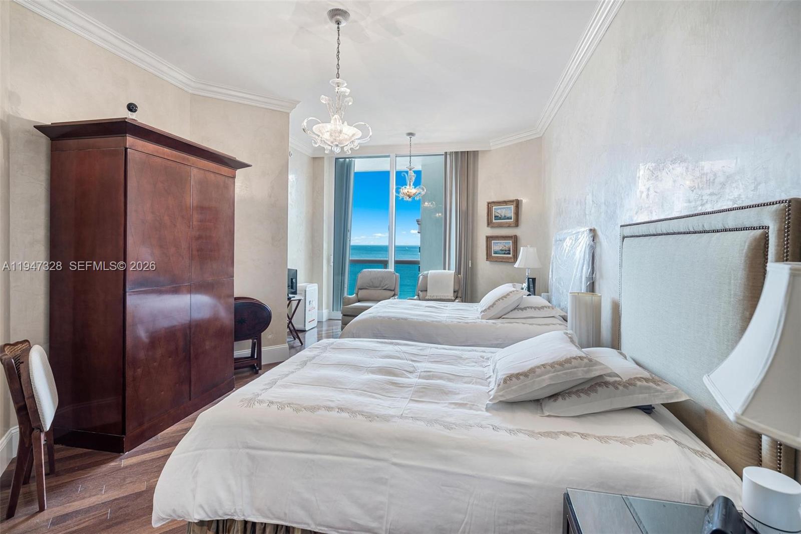 SOLIMAR CONDO - Residential