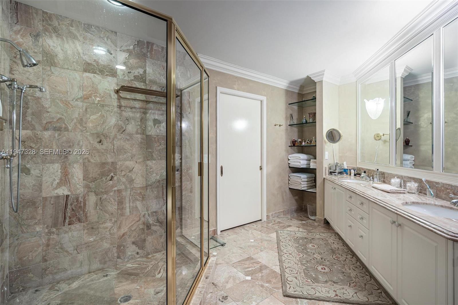 SOLIMAR CONDO - Residential