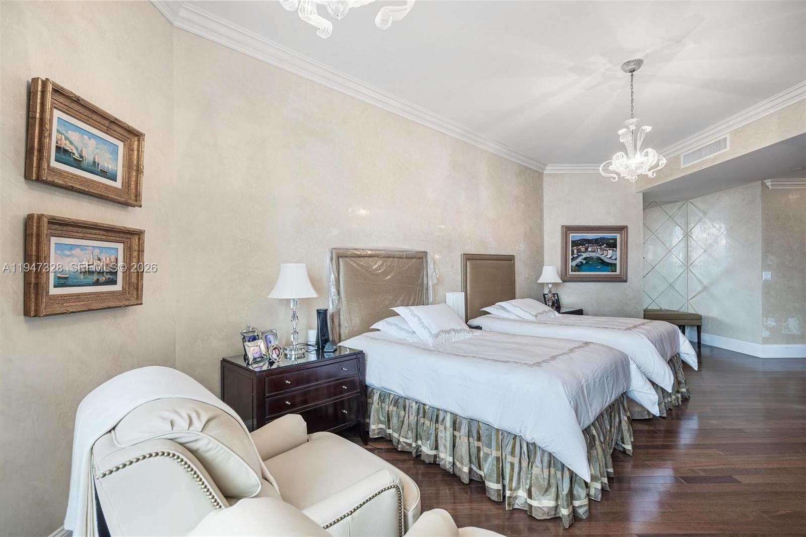 SOLIMAR CONDO - Residential